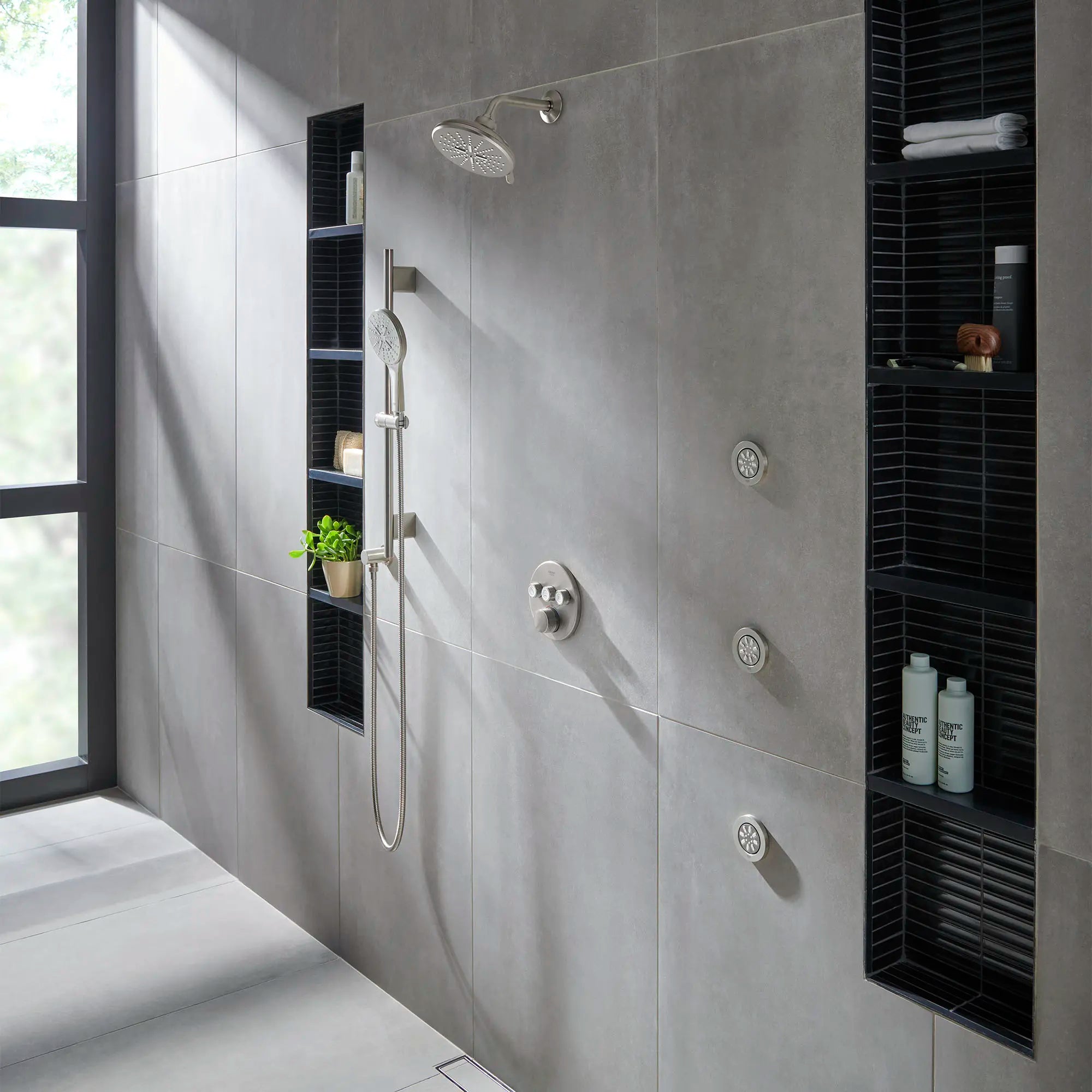 Shower Head, 6-1/2" - 3 Sprays, 1.75 GPM (6.6 L/min)